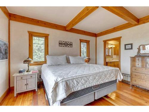 373195 48 Street West, Rural Foothills County, AB - Indoor Photo Showing Bedroom