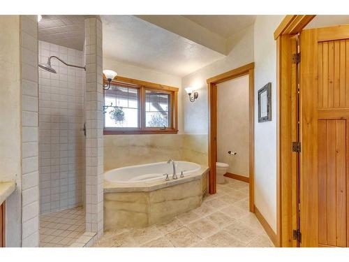 373195 48 Street West, Rural Foothills County, AB - Indoor Photo Showing Bathroom