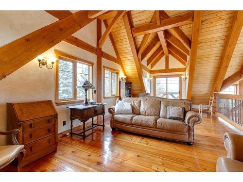 373195 48 Street West, Rural Foothills County, AB - Indoor Photo Showing Living Room