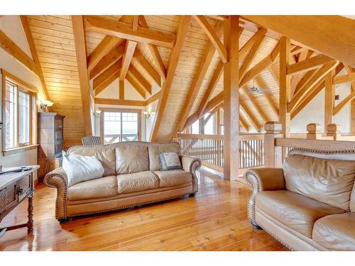 373195 48 Street West, Rural Foothills County, AB - Indoor Photo Showing Living Room