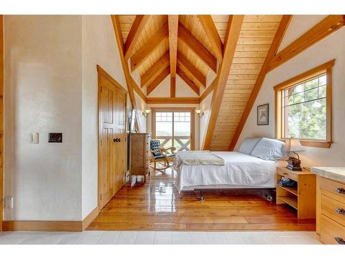 373195 48 Street West, Rural Foothills County, AB - Indoor Photo Showing Bedroom