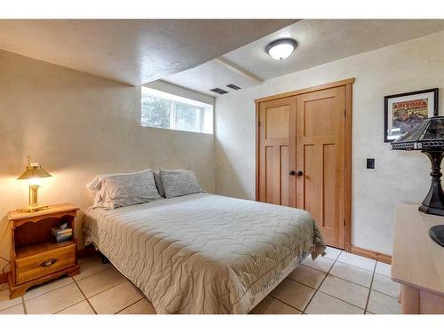 373195 48 Street West, Rural Foothills County, AB - Indoor Photo Showing Bedroom