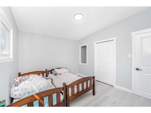 6403 Centre Street Nw, Calgary, AB - Indoor Photo Showing Bedroom