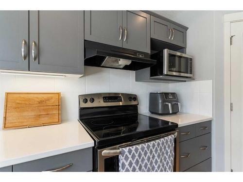 182 Cranberry Close Se, Calgary, AB - Indoor Photo Showing Kitchen