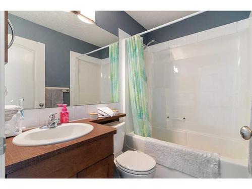 182 Cranberry Close Se, Calgary, AB - Indoor Photo Showing Bathroom