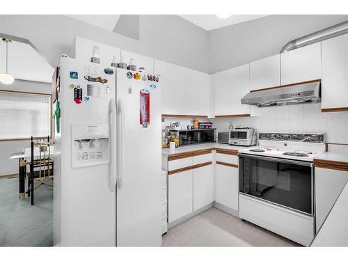 28 Martinwood Way Ne, Calgary, AB - Indoor Photo Showing Kitchen
