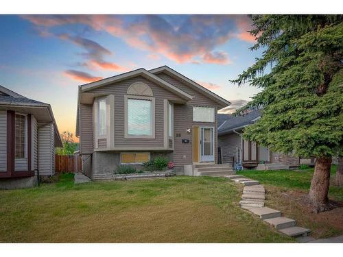 28 Martinwood Way Ne, Calgary, AB - Outdoor