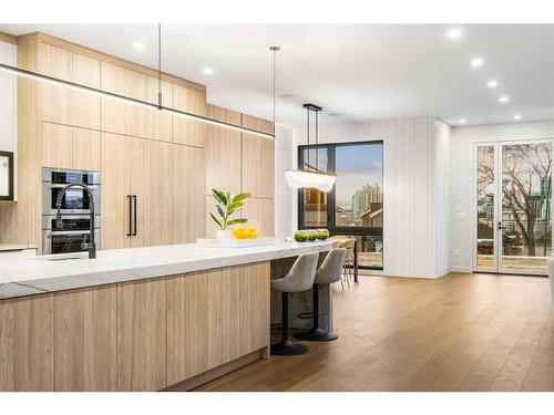 120 13 Street Ne, Calgary, AB - Indoor Photo Showing Kitchen With Upgraded Kitchen
