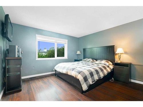 131 Citadel Pass Court Nw, Calgary, AB - Indoor Photo Showing Bedroom