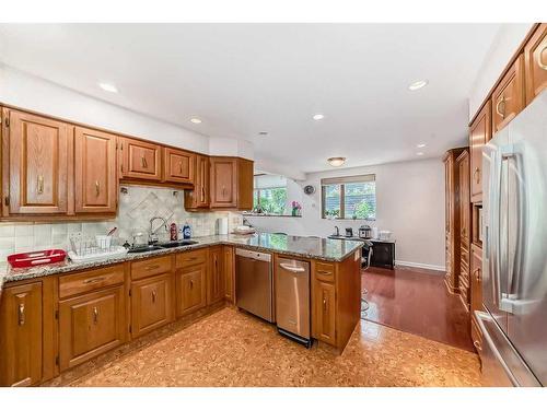 11-2200 Varsity Estates Drive Nw, Calgary, AB - Indoor Photo Showing Kitchen