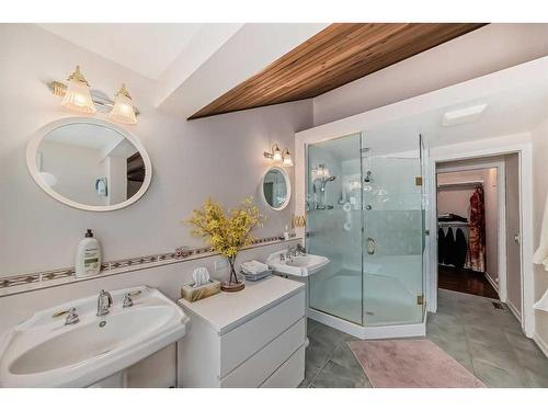 11-2200 Varsity Estates Drive Nw, Calgary, AB - Indoor Photo Showing Bathroom