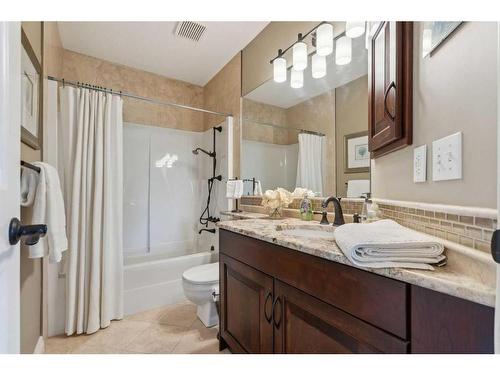 215 Douglasview Road Se, Calgary, AB - Indoor Photo Showing Bathroom