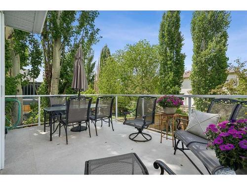 215 Douglasview Road Se, Calgary, AB - Outdoor