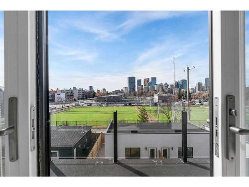 129 7 Avenue Ne, Calgary, AB - Outdoor With View