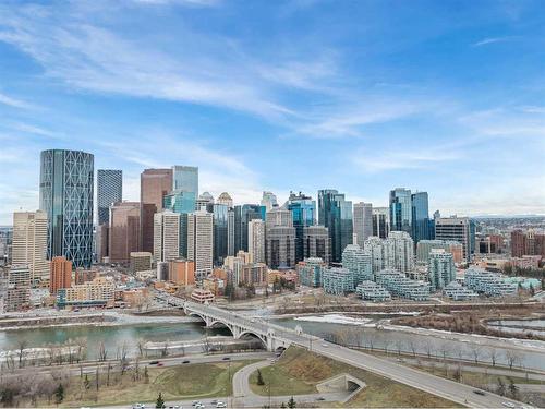 129 7 Avenue Ne, Calgary, AB - Outdoor With View