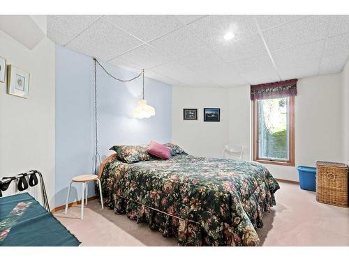 28139 Highway 581, Rural Mountain View County, AB - Indoor Photo Showing Bedroom