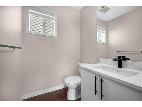 189 Tarington Close Ne, Calgary, AB - Indoor Photo Showing Bathroom