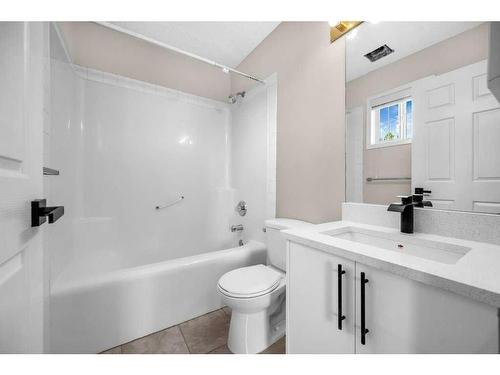189 Tarington Close Ne, Calgary, AB - Indoor Photo Showing Bathroom
