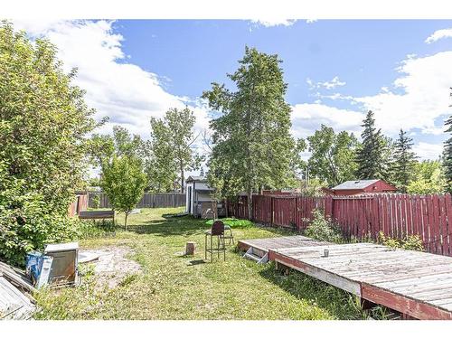 21 Castleglen Road Ne, Calgary, AB - Outdoor With Backyard