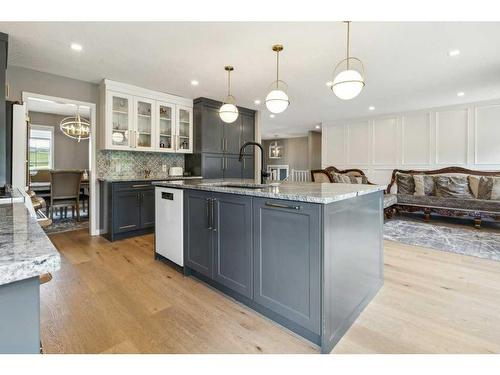 850 37 Street Nw, Calgary, AB - Indoor Photo Showing Kitchen With Upgraded Kitchen