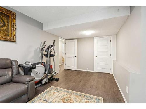 850 37 Street Nw, Calgary, AB - Indoor Photo Showing Gym Room
