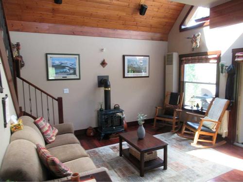 Township Rd 351A, Rural Clearwater County, AB - Indoor Photo Showing Living Room