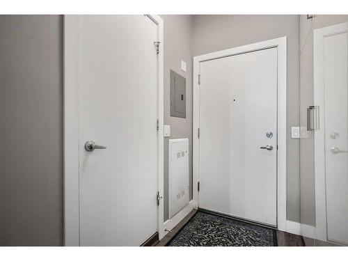 201-515 4 Avenue Ne, Calgary, AB - Indoor Photo Showing Other Room