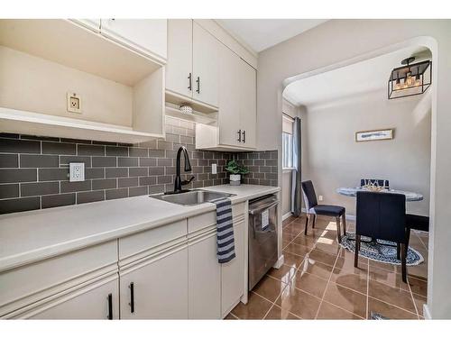 11419 111A Avenue Nw, Edmonton, AB - Indoor Photo Showing Kitchen