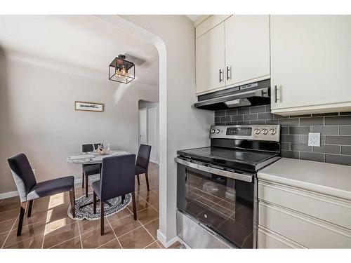 11419 111A Avenue Nw, Edmonton, AB - Indoor Photo Showing Kitchen