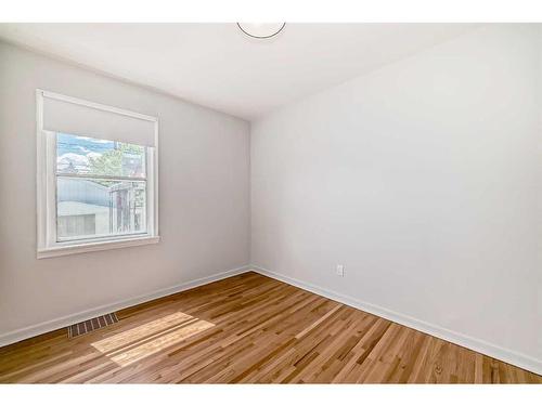 11419 111A Avenue Nw, Edmonton, AB - Indoor Photo Showing Other Room