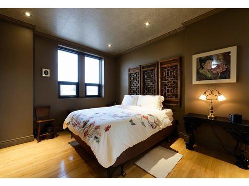 129 3 Avenue Sw, High River, AB - Indoor Photo Showing Bedroom