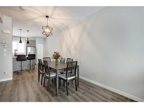 506-850 Belmont Drive Sw, Calgary, AB - Indoor Photo Showing Dining Room