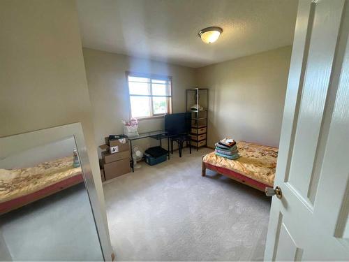 75 Hampstead Way Nw, Calgary, AB - Indoor Photo Showing Bedroom