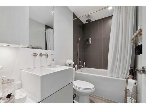 422-615 6 Avenue Se, Calgary, AB - Indoor Photo Showing Bathroom