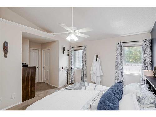 112 Somerset Circle Sw, Calgary, AB - Indoor Photo Showing Bedroom