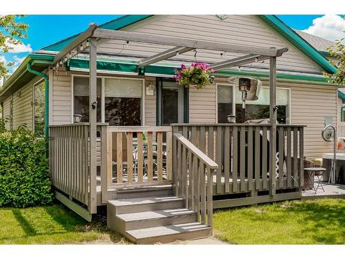 112 Somerset Circle Sw, Calgary, AB - Outdoor With Deck Patio Veranda