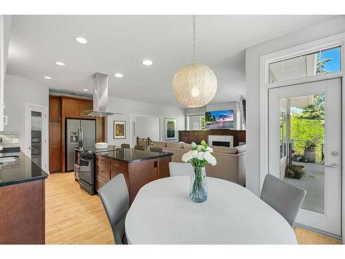 8 Discovery Valley Cove Sw, Calgary, AB - Indoor Photo Showing Living Room