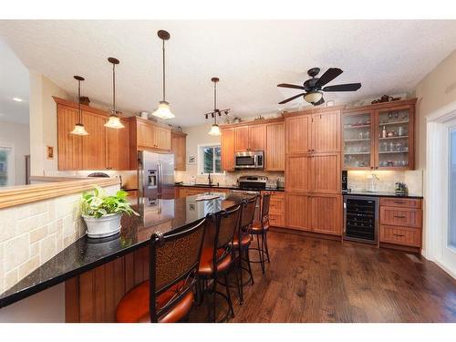 402130 64 Street West, Rural Foothills County, AB - Indoor Photo Showing Kitchen With Upgraded Kitchen