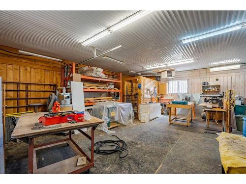 275052 Range Road 23, Rural Rocky View County, AB - Indoor