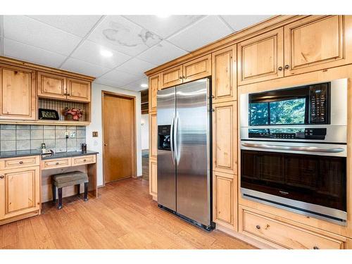 43130 Township Road 280, Rural Rocky View County, AB - Indoor Photo Showing Kitchen