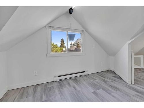 802 9 Street Se, Calgary, AB - Indoor Photo Showing Other Room