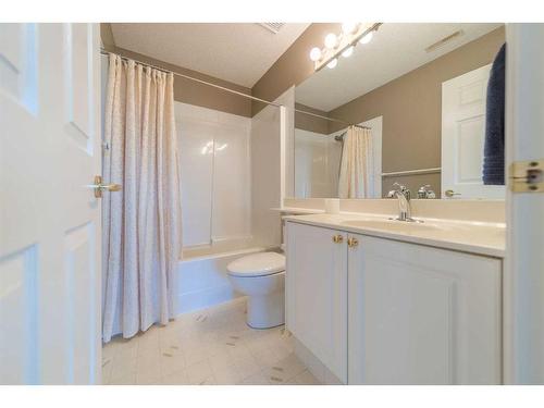202 Patterson Boulevard Sw, Calgary, AB - Indoor Photo Showing Bathroom