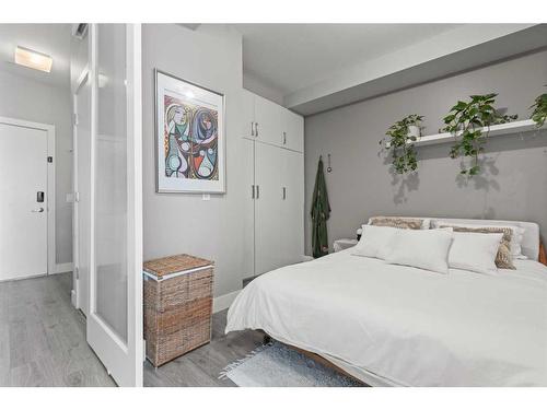 221-515 4 Avenue Ne, Calgary, AB - Indoor Photo Showing Bedroom