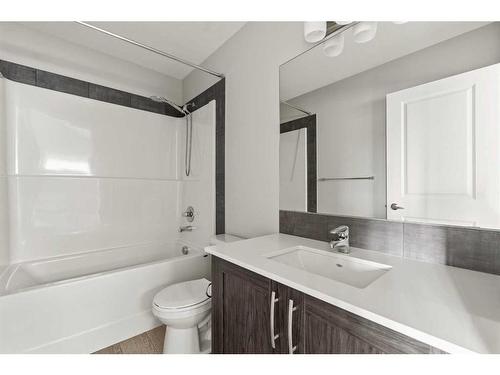 106 Magnolia Square Se, Calgary, AB - Indoor Photo Showing Bathroom