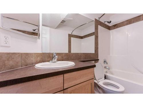 37 Everglen Way Sw, Calgary, AB - Indoor Photo Showing Bathroom