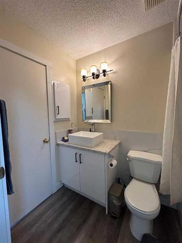 9 Erin Grove Court Se, Calgary, AB - Indoor Photo Showing Bathroom