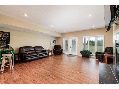 34456 Range Road 23, Rural Red Deer County, AB - Indoor Photo Showing Living Room