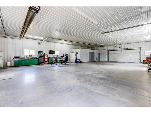 34456 Range Road 23, Rural Red Deer County, AB - Indoor Photo Showing Garage