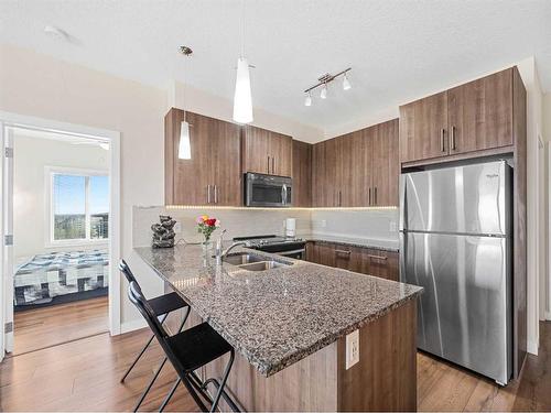 314-20 Sage Hill Terrace Nw, Calgary, AB - Indoor Photo Showing Kitchen With Double Sink With Upgraded Kitchen