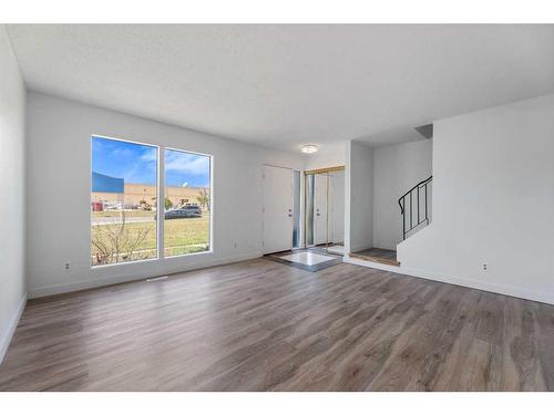 212 Marlborough Way Ne, Calgary, AB - Indoor